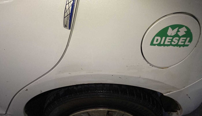 2013 Maruti Swift VDI, Diesel, Manual, 85,773 km, Left quarter panel - Minor scratches