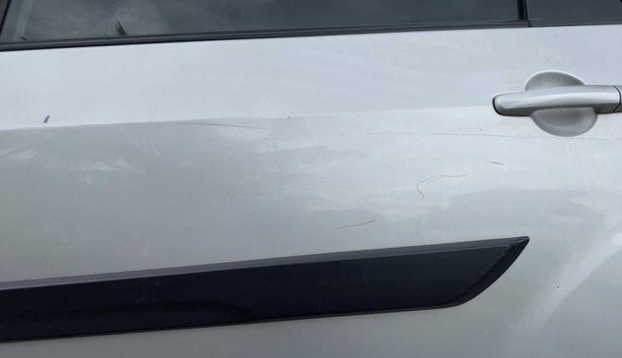 2014 Maruti Ertiga ZDI, Diesel, Manual, 1,16,966 km, Rear left door - Slightly dented