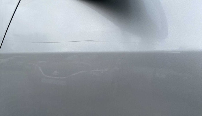 2014 Maruti Ertiga ZDI, Diesel, Manual, 1,16,966 km, Front passenger door - Slightly dented