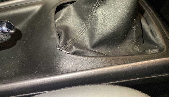 2021 Maruti Baleno DELTA PETROL 1.2, Petrol, Manual, 17,591 km, Gear lever - Boot cover slightly torn