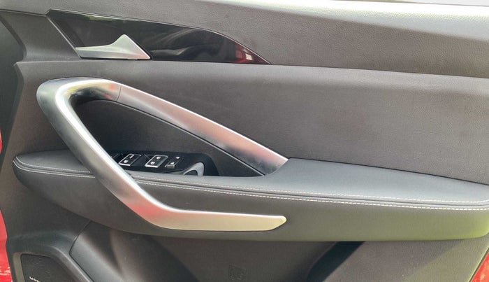 2019 MG HECTOR SHARP 1.5 DCT PETROL, Petrol, Automatic, 5,492 km, Driver Side Door Panels Control