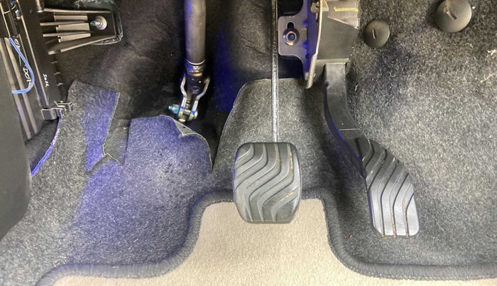 2019 Renault Kwid RXT 1.0 AMT (O), Petrol, Automatic, 5,083 km, Pedals