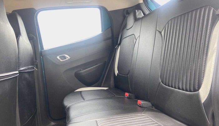 2019 Renault Kwid RXT 1.0 AMT (O), Petrol, Automatic, 5,083 km, Right Side Rear Door Cabin