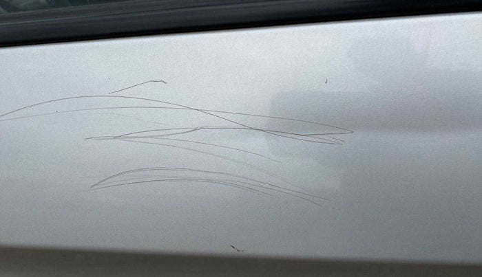 2016 Hyundai Eon SPORTZ, Petrol, Manual, 23,749 km, Front passenger door - Minor scratches