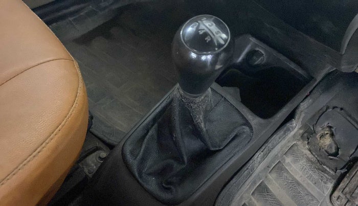 2016 Hyundai Eon SPORTZ, Petrol, Manual, 48,144 km, Gear lever - Boot cover slightly torn