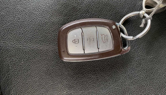 2016 Hyundai Creta SX PLUS 1.6 PETROL, Petrol, Manual, 30,126 km, Key Close Up