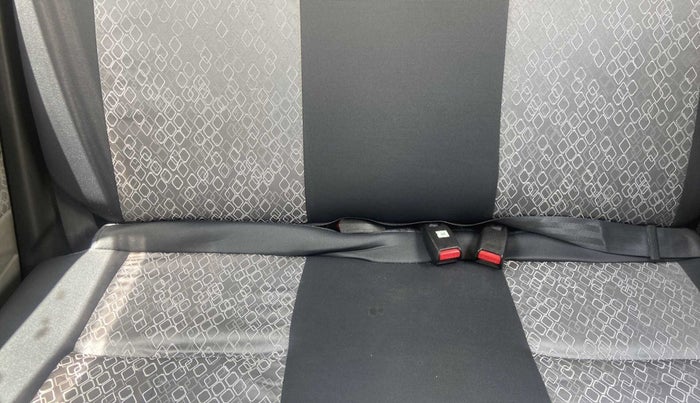 2017 Maruti Alto 800 LXI, Petrol, Manual, 47,619 km, Second-row left seat - Cover slightly stained