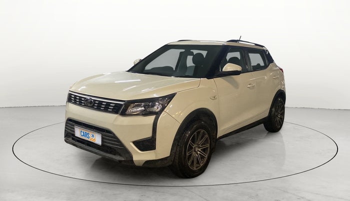 2021 Mahindra XUV300 W6 1.5 DIESEL AMT, Diesel, Automatic, 64,418 km, Left Front Diagonal