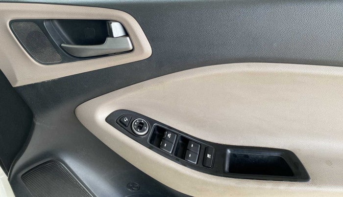 2018 Hyundai Elite i20 ASTA 1.4 CRDI (O), Diesel, Manual, 66,141 km, Driver Side Door Panels Control