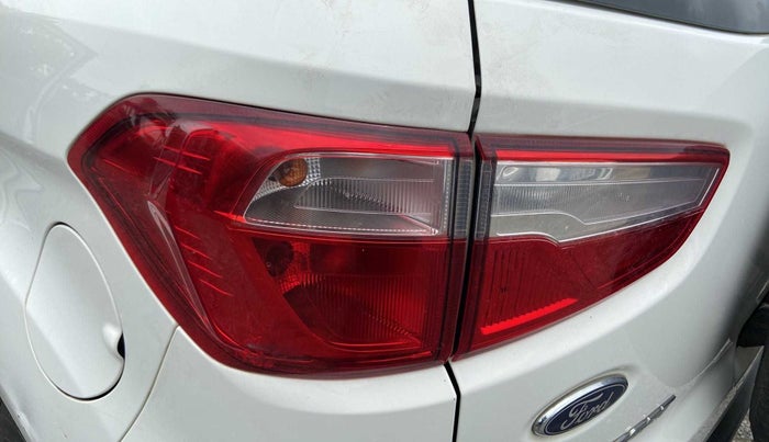 2017 Ford Ecosport TITANIUM 1.5L DIESEL, Diesel, Manual, 8,46,363 km, Left tail light - Minor scratches