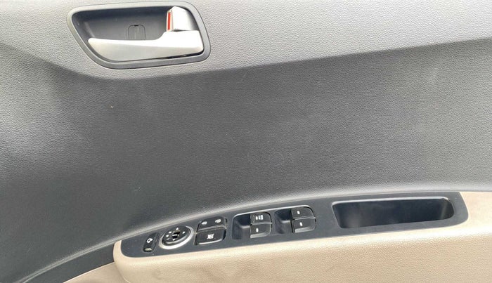 2014 Hyundai Xcent SX 1.2, Petrol, Manual, 38,098 km, Driver Side Door Panels Control