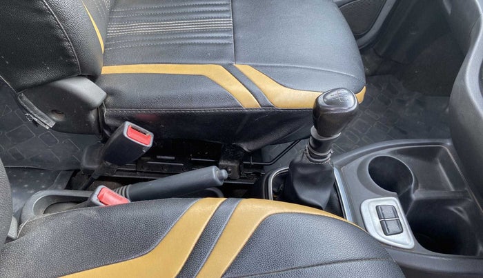 2017 Datsun Redi Go GOLD LIMITED EDITION, Petrol, Manual, 55,345 km, Gear Lever
