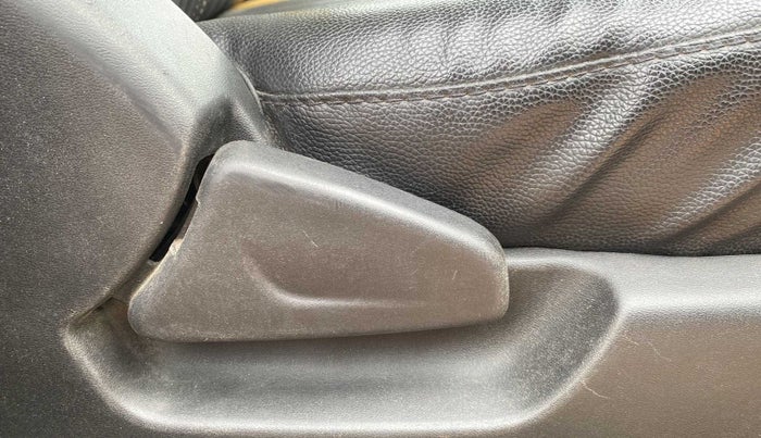2017 Datsun Redi Go GOLD LIMITED EDITION, Petrol, Manual, 55,345 km, Driver Side Adjustment Panel