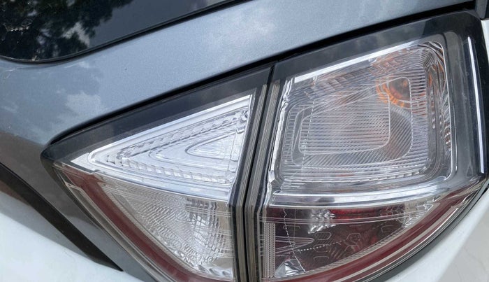 2019 Tata NEXON XM DIESEL, Diesel, Manual, 1,10,321 km, Right tail light - Reverse gear light not functional