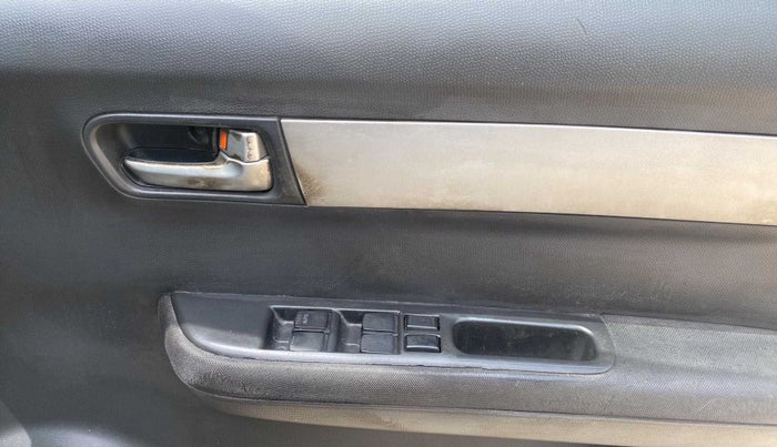2010 Maruti Swift VDI, Diesel, Manual, 1,04,842 km, Driver Side Door Panels Control
