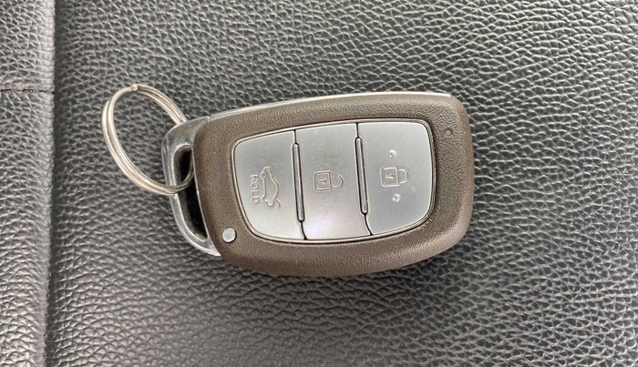 2019 Hyundai GRAND I10 NIOS ASTA 1.2 KAPPA VTVT, Petrol, Manual, 16,071 km, Key Close Up