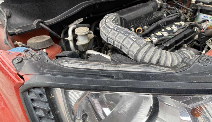 2018 Maruti IGNIS DELTA 1.2 AMT, Petrol, Automatic, 56,021 km, Right headlight - Clamp has minor damage