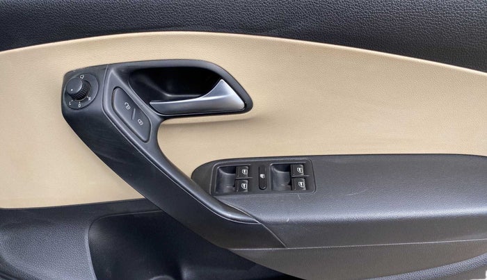 2016 Volkswagen Ameo HIGHLINE1.2L, Petrol, Manual, 96,487 km, Driver Side Door Panels Control