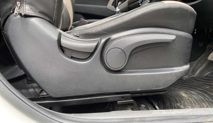 2018 Hyundai Creta SX 1.6 PETROL, Petrol, Manual, 24,159 km, Driver Side Adjustment Panel