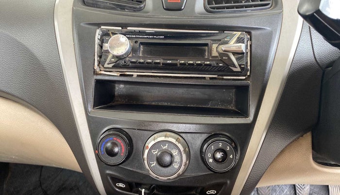 2019 Hyundai Eon ERA +, CNG, Manual, 84,673 km, Infotainment system - AM/FM Radio - Not Working