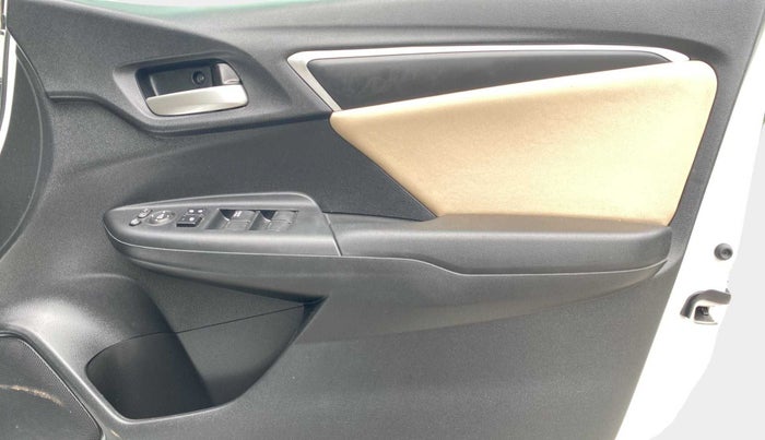 2022 Honda Jazz 1.2L I-VTEC ZX CVT, Petrol, Automatic, 6,349 km, Driver Side Door Panels Control