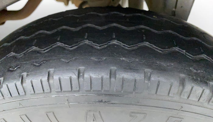 2019 Maruti Eeco 5 STR WITH A/C+HTR, Petrol, Manual, 76,590 km, Left Rear Tyre Tread