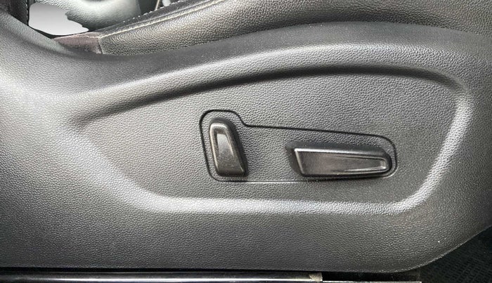 2019 Hyundai Creta SX (O) 1.6 DIESEL, Diesel, Manual, 84,309 km, Driver Side Adjustment Panel
