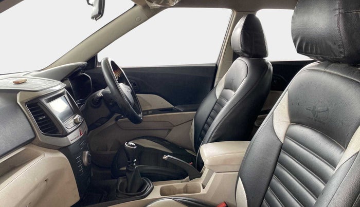 2019 Mahindra XUV300 W6 1.5 DIESEL, Diesel, Manual, 66,656 km, Right Side Front Door Cabin