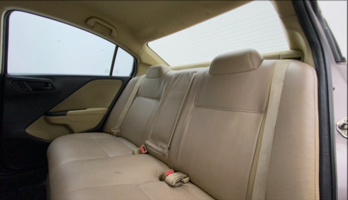 2016 Honda City 1.5L I-VTEC SV, Petrol, Manual, 1,01,726 km, Right Side Rear Door Cabin