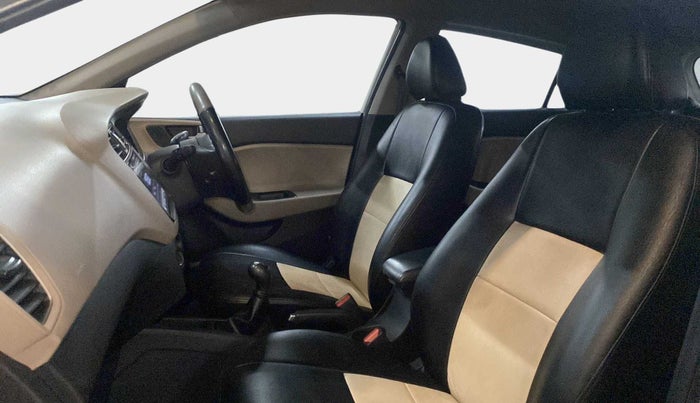 2018 Hyundai Elite i20 MAGNA EXECUTIVE 1.2, Petrol, Manual, 57,295 km, Right Side Front Door Cabin