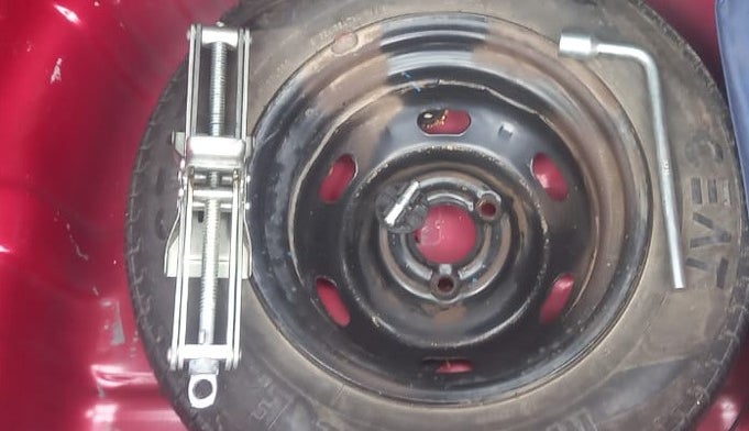 2019 Renault Kwid RXL, Petrol, Manual, 16,158 km, Dicky (Boot door) - Tool missing