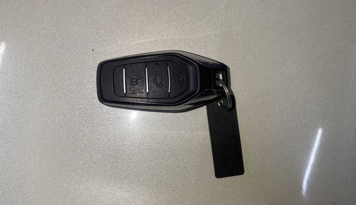 2018 Mahindra XUV500 W9, Diesel, Manual, 31,743 km, Key Close Up