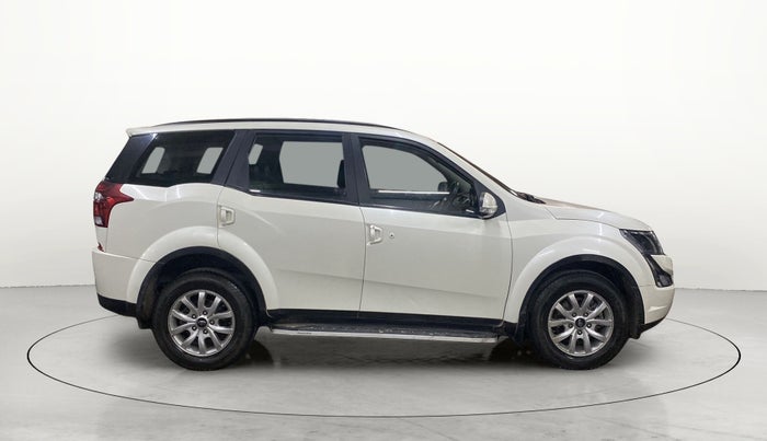 2018 Mahindra XUV500 W9, Diesel, Manual, 31,743 km, Right Side View