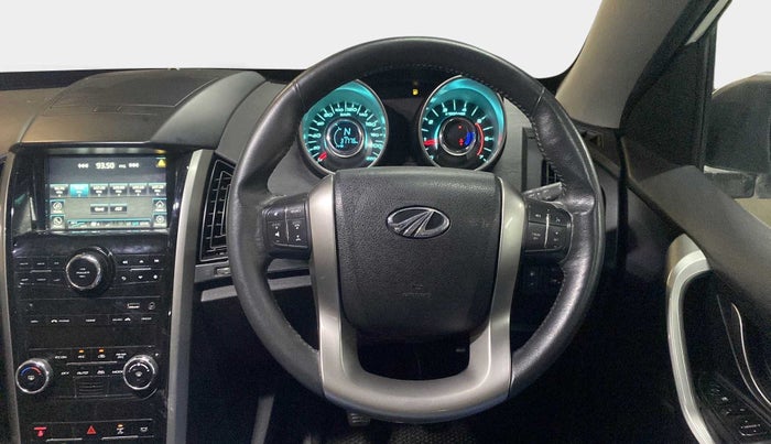 2018 Mahindra XUV500 W9, Diesel, Manual, 31,743 km, Steering Wheel Close Up
