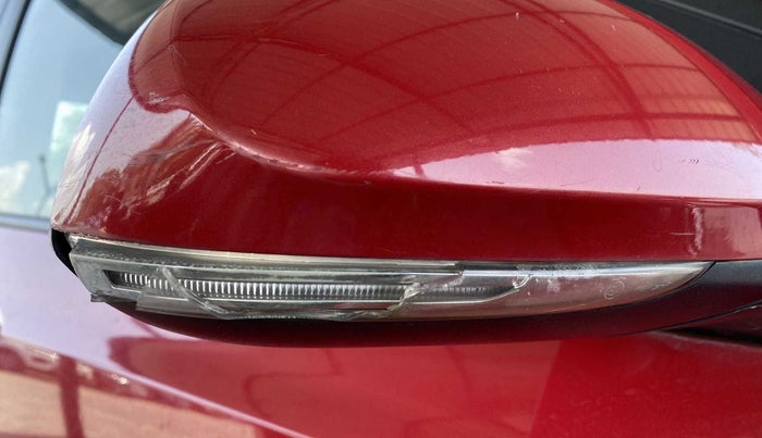 2014 Hyundai Xcent SX AT 1.2 (O), Petrol, Automatic, 50,826 km, Right rear-view mirror - Indicator light has minor damage