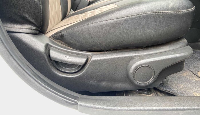 2019 Hyundai Grand i10 ASTA 1.2 KAPPA VTVT, Petrol, Manual, 11,926 km, Driver Side Adjustment Panel