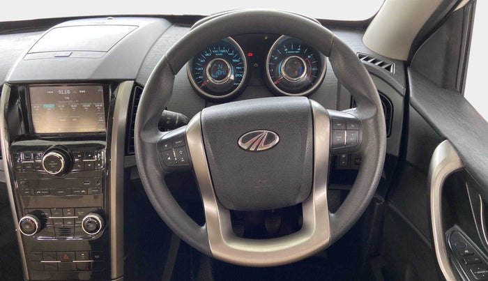 2019 Mahindra XUV500 W7, Diesel, Manual, 26,916 km, Steering Wheel Close Up