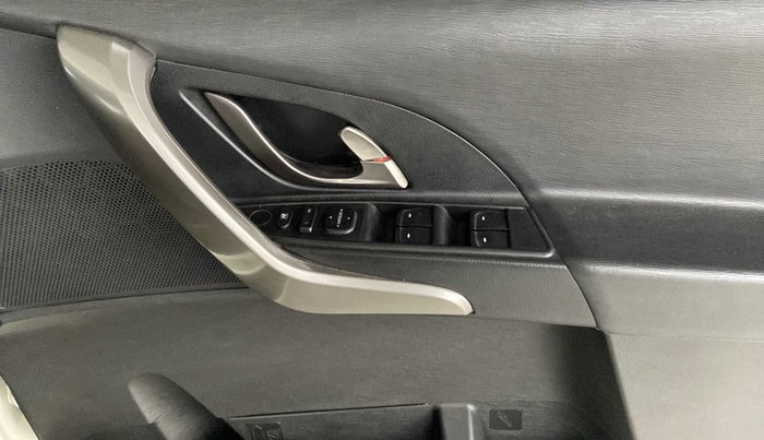2019 Mahindra XUV500 W7, Diesel, Manual, 26,916 km, Driver Side Door Panels Control