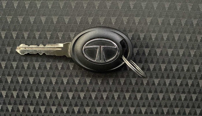 2018 Tata Tiago XZ PETROL, Petrol, Manual, 31,683 km, Key Close Up