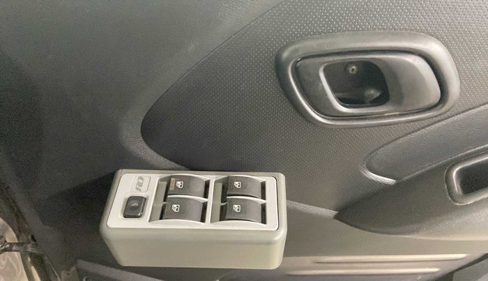 2018 Datsun Redi Go A, Petrol, Manual, 26,914 km, Driver Side Door Panels Control