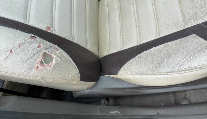 2011 Hyundai i10 ERA 1.1, Petrol, Manual, 59,821 km, Driver seat - Cover slightly torn