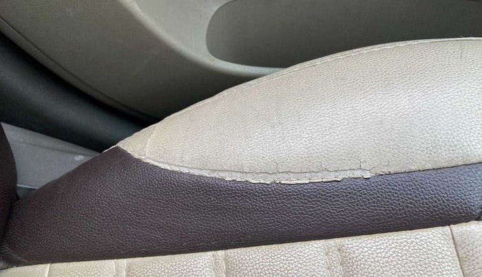 2011 Hyundai i10 ERA 1.1, Petrol, Manual, 59,821 km, Front left seat (passenger seat) - Cover slightly torn