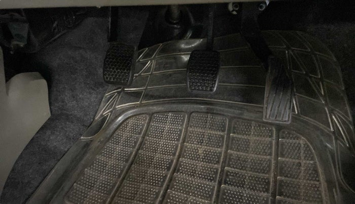 2017 Maruti Alto K10 VXI, Petrol, Manual, 25,052 km, Pedals