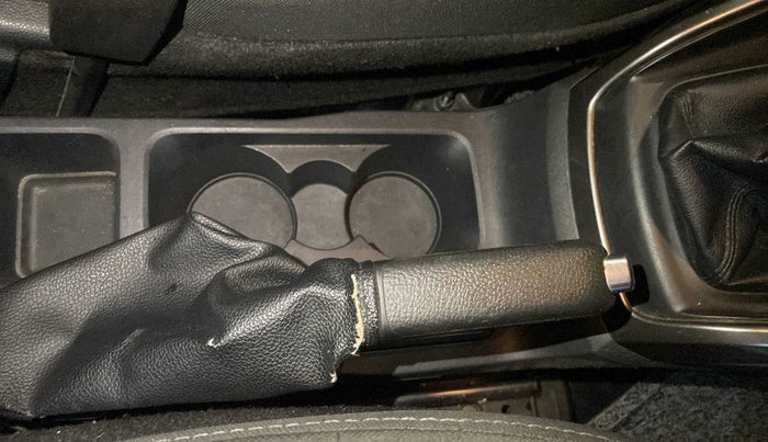 2019 Ford Ecosport TITANIUM 1.5L DIESEL, Diesel, Manual, 77,469 km, Gear lever - Hand brake lever cover torn