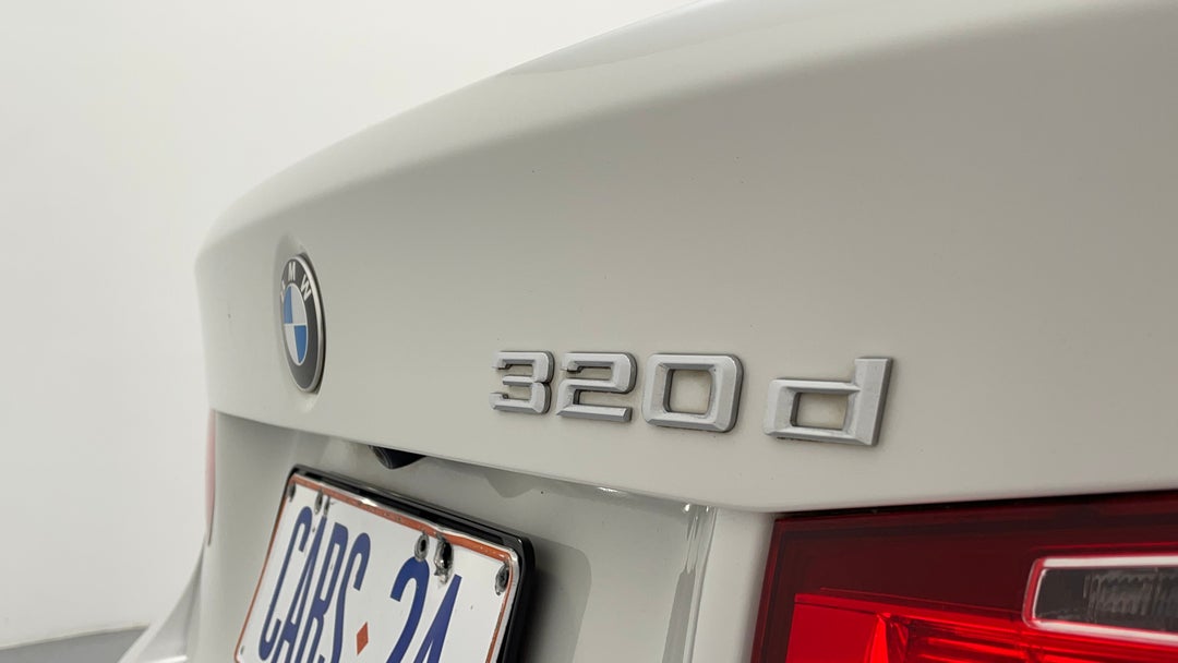 Badge (Boot Right Side)