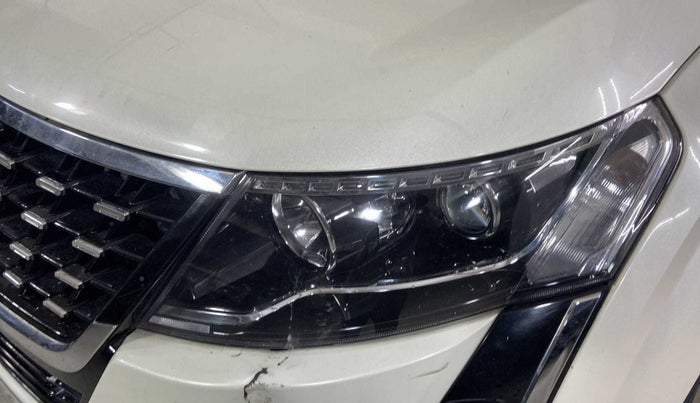 2019 Mahindra XUV500 W11 (O) AT, Diesel, Automatic, 45,014 km, Left headlight - Minor scratches
