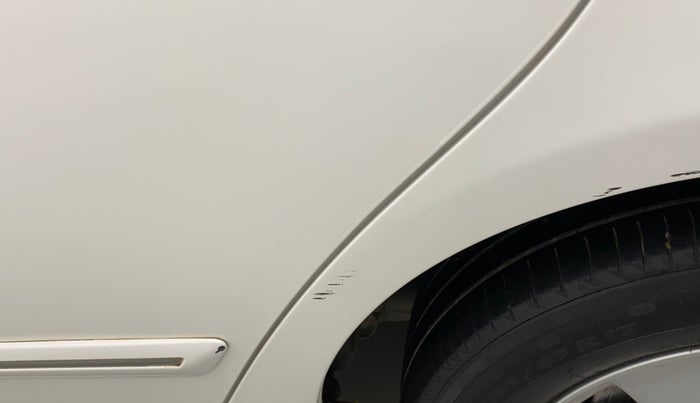 2013 Toyota Corolla Altis GL PETROL, Petrol, Manual, 1,18,123 km, Left quarter panel - Minor scratches