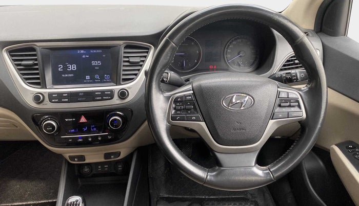 2017 Hyundai Verna 1.6 SX (O) CRDI MT, Diesel, Manual, 39,217 km, Steering Wheel Close Up