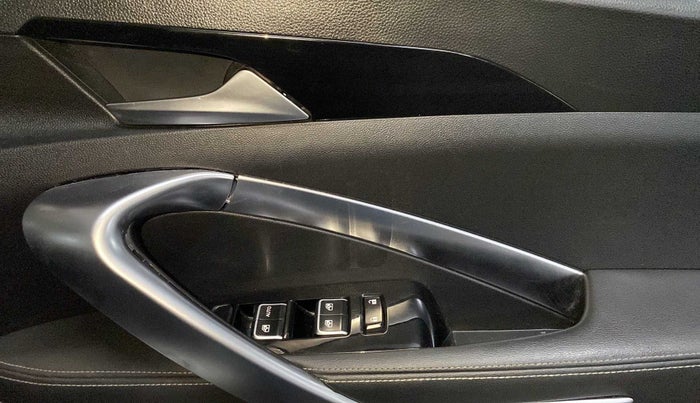 2019 MG HECTOR SHARP 1.5 DCT PETROL, Petrol, Automatic, 31,685 km, Driver Side Door Panels Control
