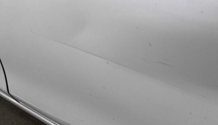 2018 Maruti Ciaz SIGMA DIESEL 1.3, Diesel, Manual, 98,779 km, Rear left door - Minor scratches